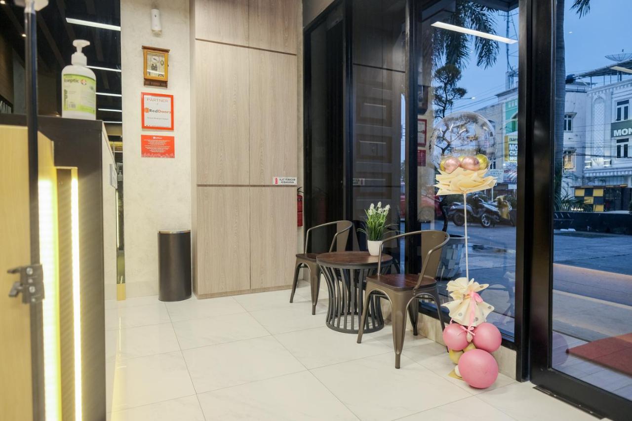 Reddoorz Plus @ Jalan Juanda Medan Exterior photo